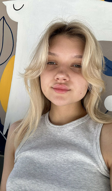 pervokursnica schauspielerin porno bild