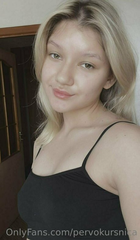 pervokursnica pornostar sex fotos
