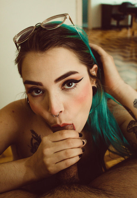 Blue Fetish nackt porno bild