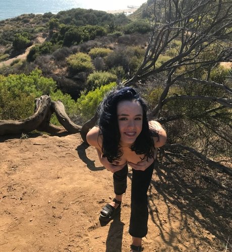 Lily Sheen model heiße bilder