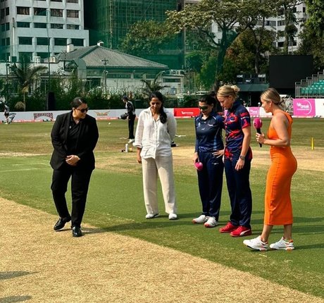 Alex Hartley Cricket top kostenlose bild