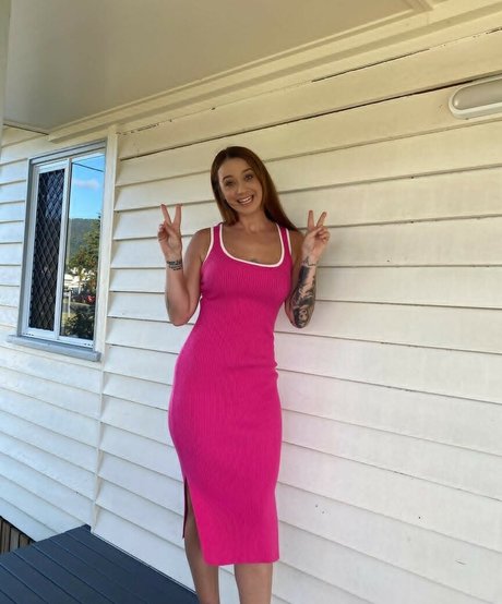 Mrs Katelouise model kunst galerie