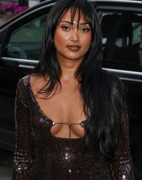 Joy Crookes xxx nackt galerie