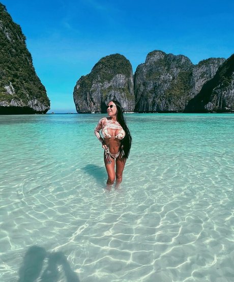 Miss Marie Sergeeva pornostar exklusive bild