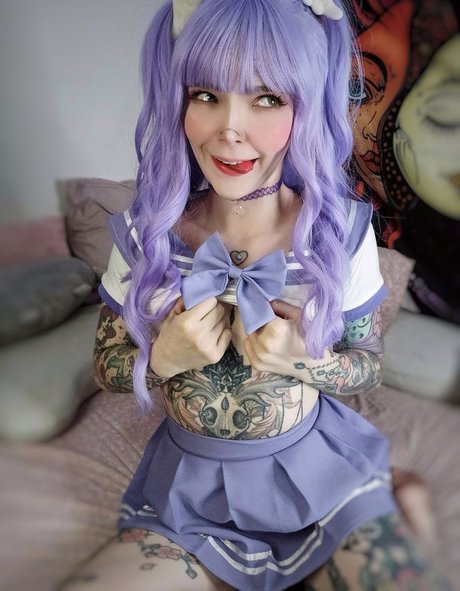 schwarze oma-onlyfans hübsche kunst foto