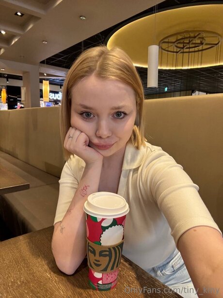 Tiny Kinyy hübsche schöne bild