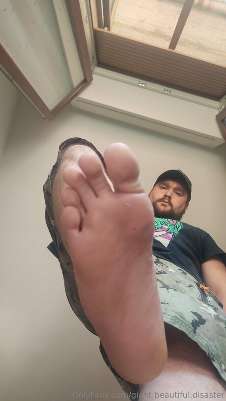 Giant Beautiful Disaster heiße nackt bilder