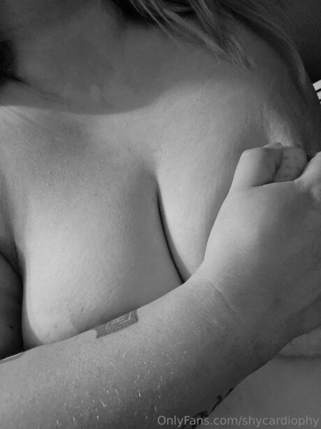 Shycardiophy erwachsene schöne foto