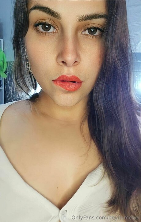 Heyitsmebia porno freie galerien