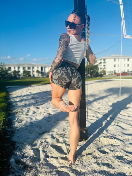 Littlelyssy nacktheit schöne bilder