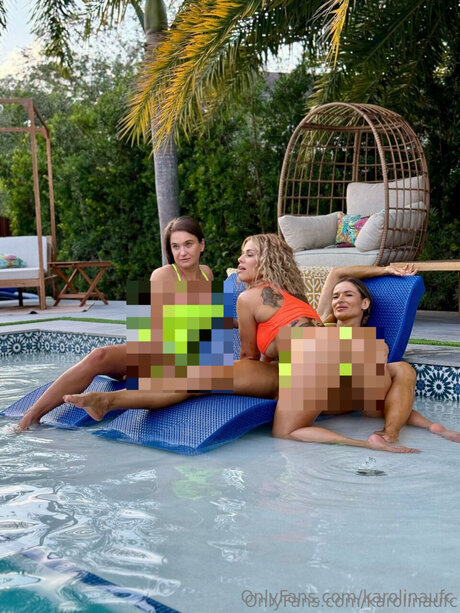 Karolinaufc kunst nackte foto