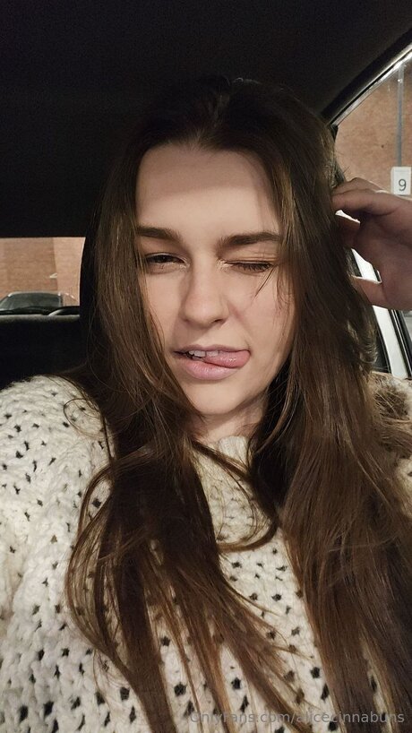 Alicecinnabuns pornostar heiße foto