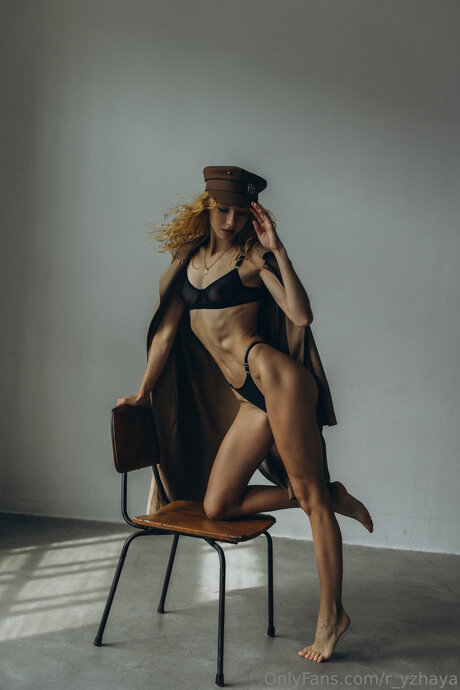 R Yzhaya model heiße archiv