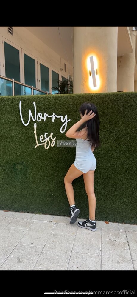 Emmarosesofficial xxx erwachsene bild