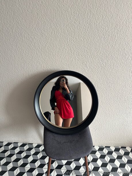 Evasantanaxo hübsche akt bilder