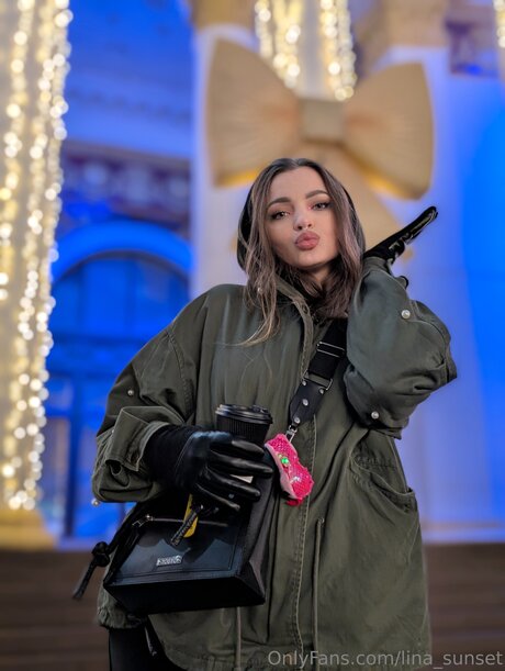 Lina Sunset top erwachsene bilder