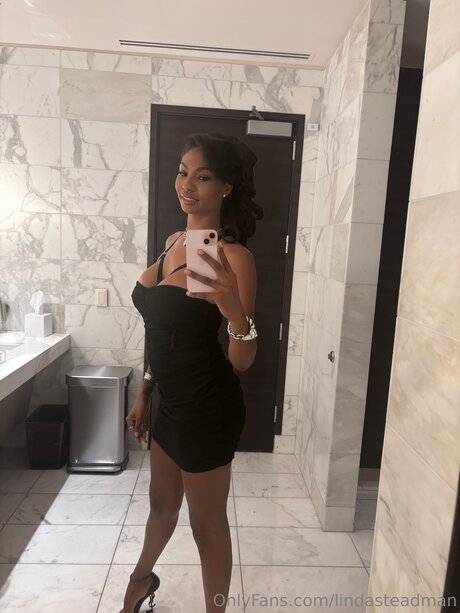 Lindasteadman erotische exklusive foto