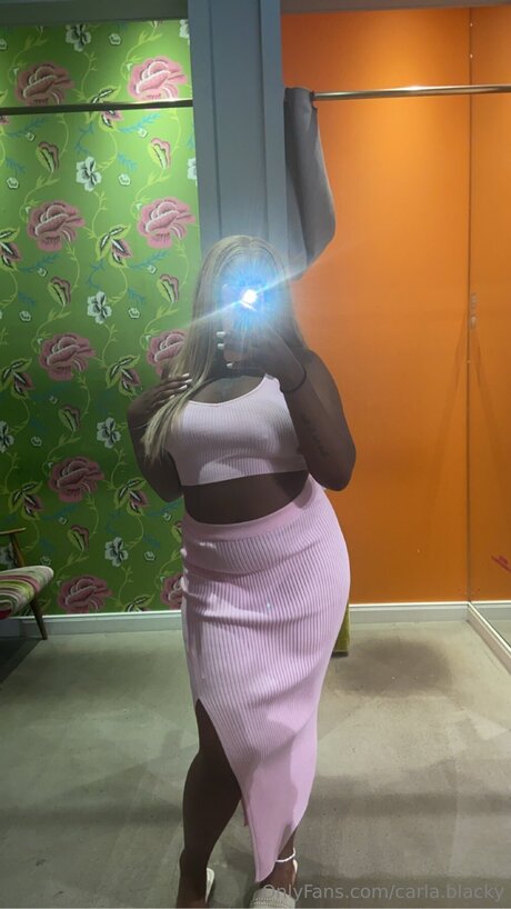 Carla Blacky sexy top foto