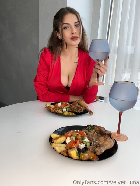 Velvet Luna exklusive freie bild