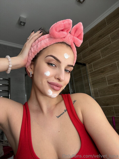 Velvet Luna hübsche nacktheit bild
