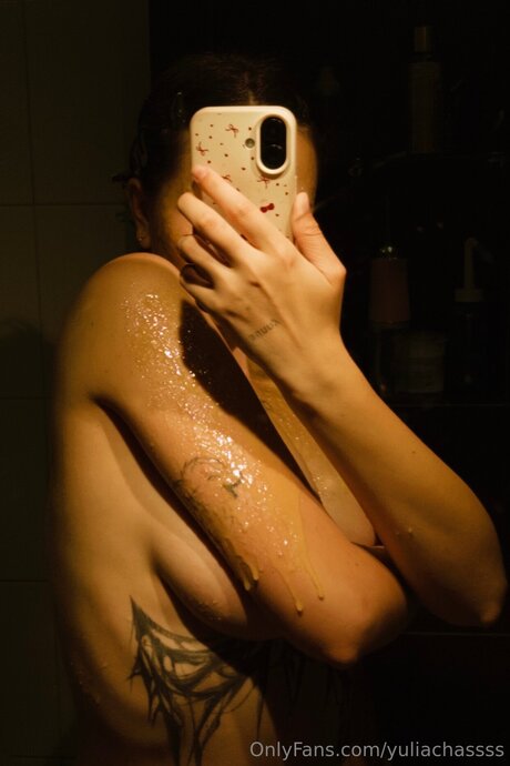 Yuliachassss heiße pornografische bild