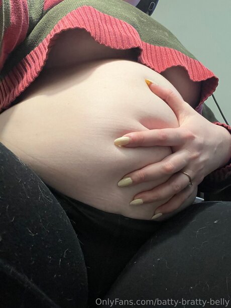 Batty Bratty Belly top kunst bild