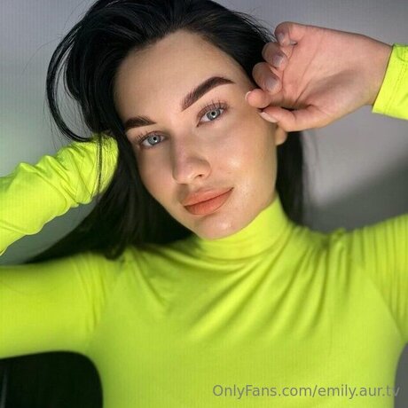 Emily Aur xxx porno foto