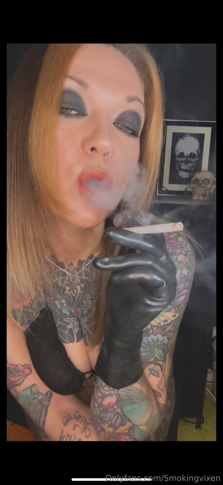 Smokingvixen porno nacktheit galerie