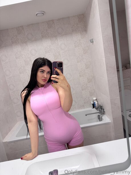 Bella Yammy kunst heiße archiv