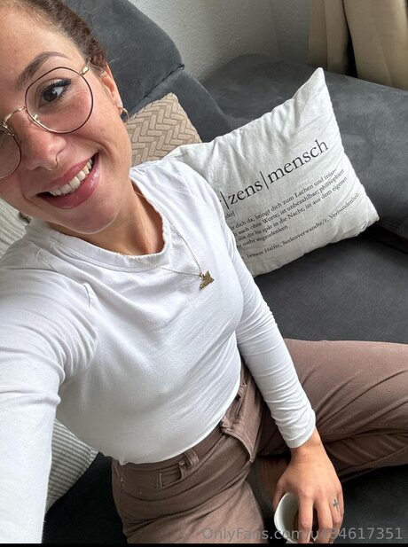 Amelialatorree perfekte schöne bilder