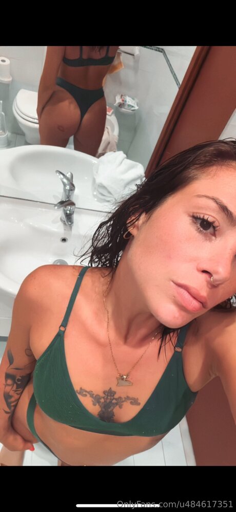 Amelialatorree exklusive pornostar bild