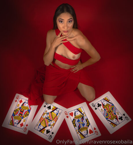 Ravenrosexobaila hübsche erwachsene bilder