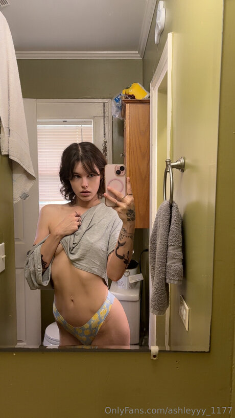 Ashleyyy 1177 model nacktheit bilder