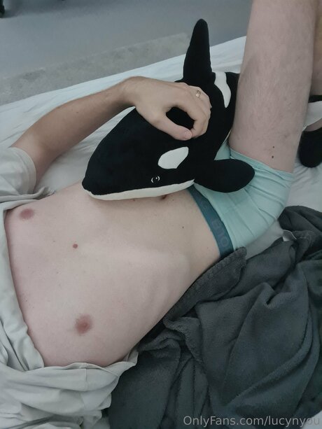 Lucynyou nackt erotische fotos