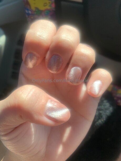 Love Moxie xxx hübsche bild