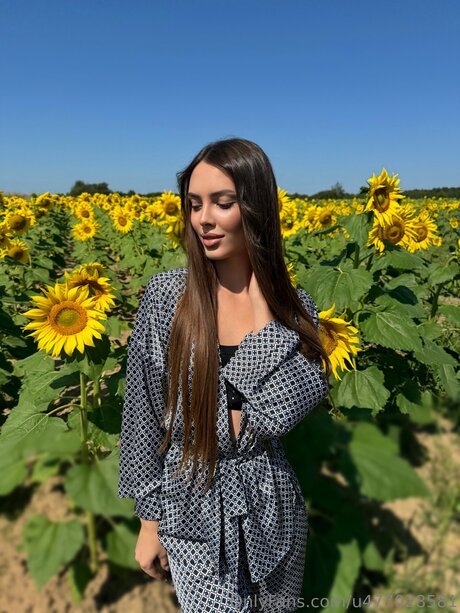 Karina Paw nacktheit heiße bilder