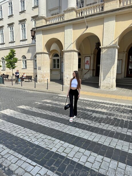 Karina Paw freie nackt galerie