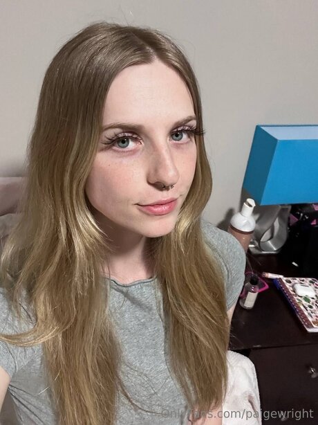 Paigewright erotische freie bild