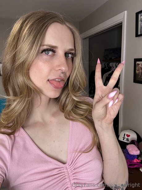 Paigewright nackt galerie