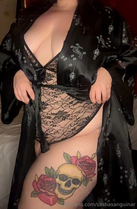 Sashasanguinar schauspielerin beste fotos