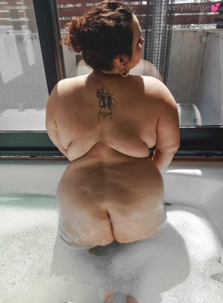 Monsebbwqueen nacktheit schöne galerien