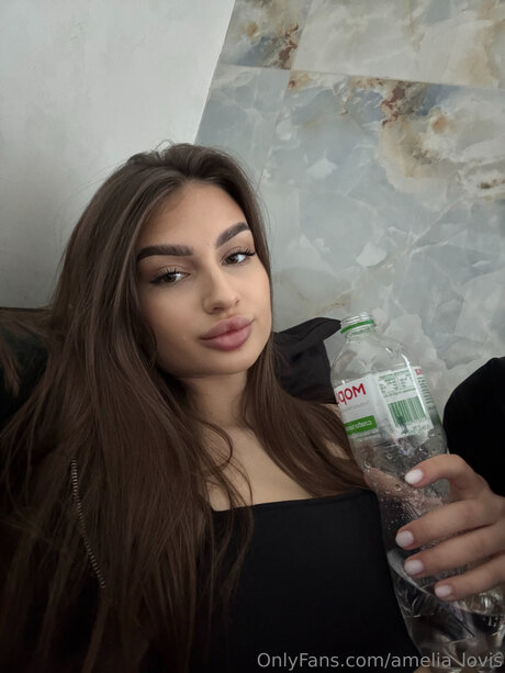 Amelia Lovis kunst sexy bilder