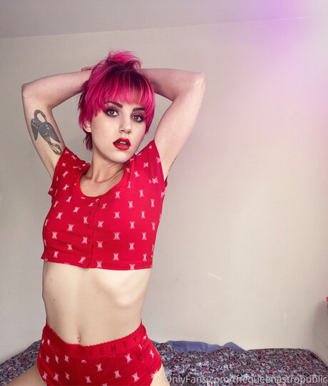 Thequeenastropublic erotische nackten bilder