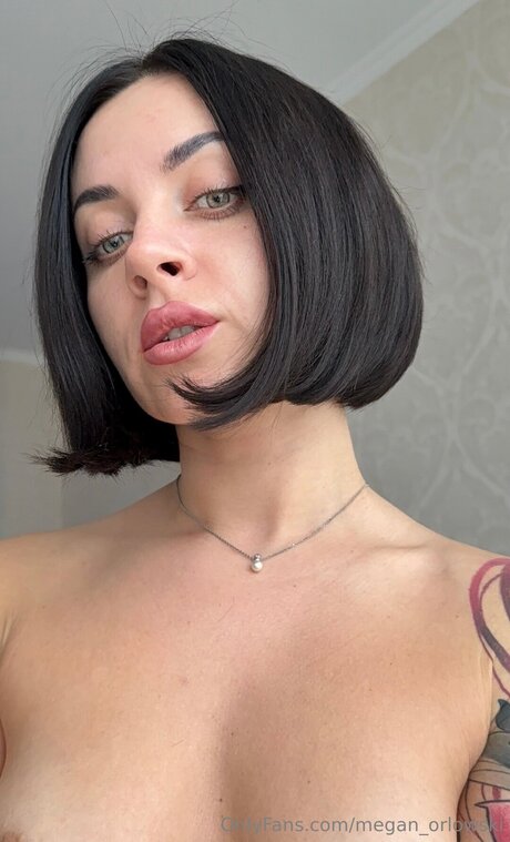 Meganhot Orlowskii hübsche perfekte foto