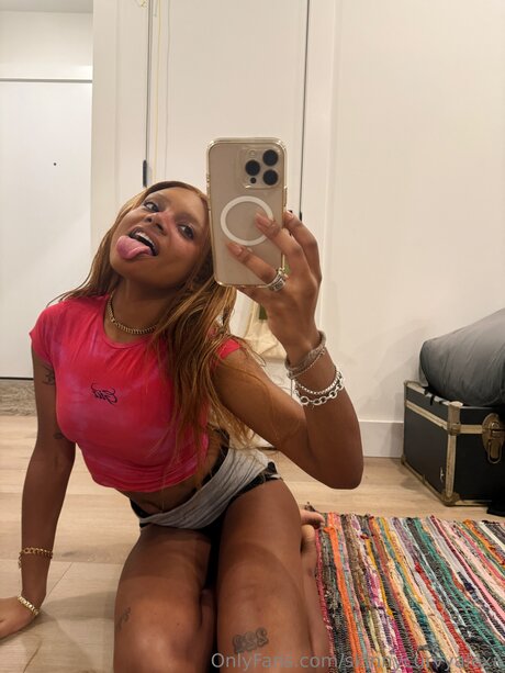 Skinnycurvyalexa porno hd foto