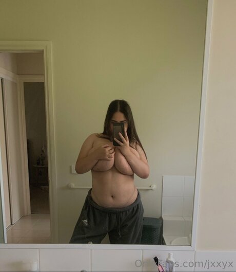 Bemyjxy model akt archiv