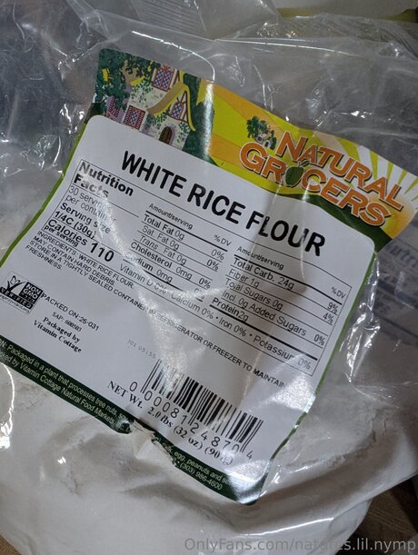 Natures Lil Nymp hübsche nacktheit bilder