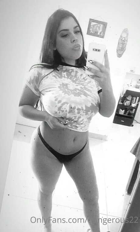 Dangerous22 nackt schöne bild