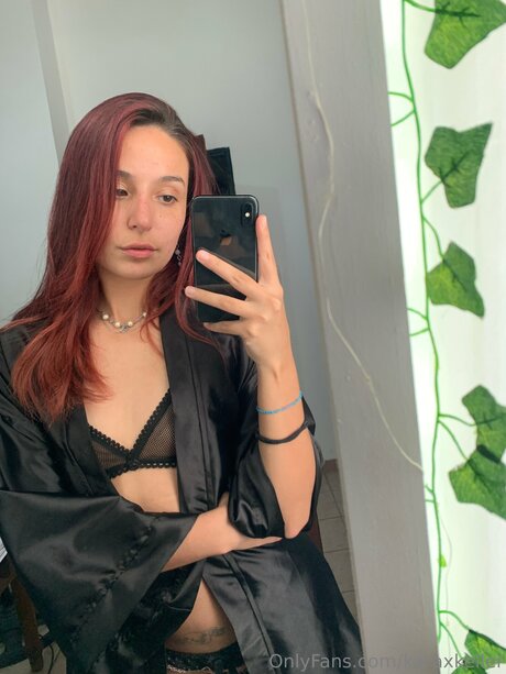 Domme Juliet hübsche akt galerien