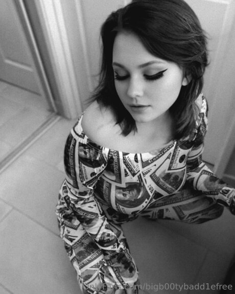 Bigb00tybadd1efree hübsche akt bild